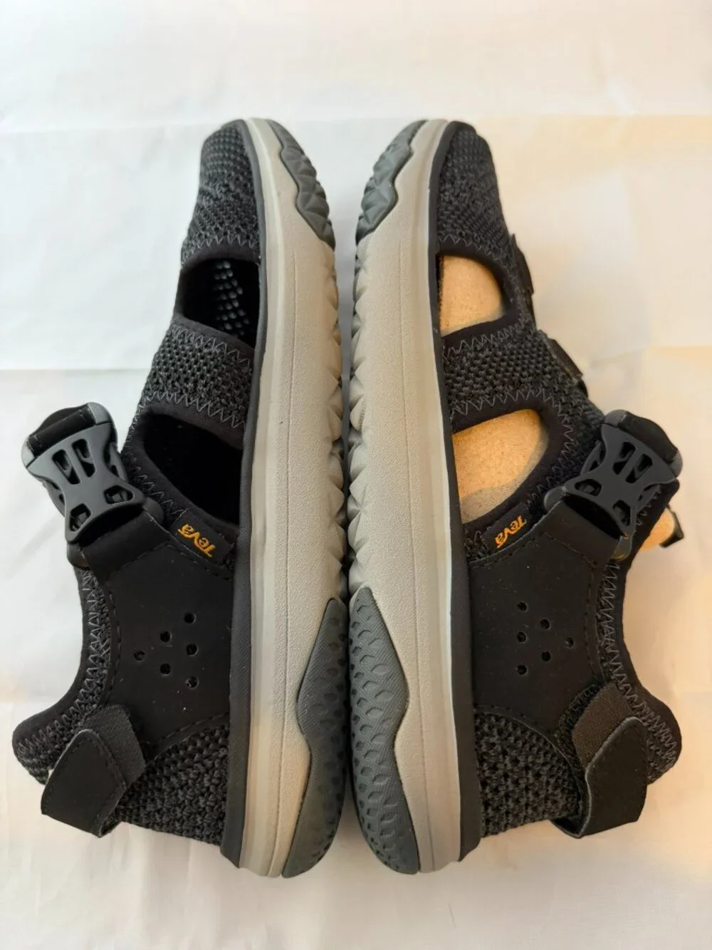 Teva Women's W Terra-Float Travel Knit - Black  Women Sizes  NEW Without Box